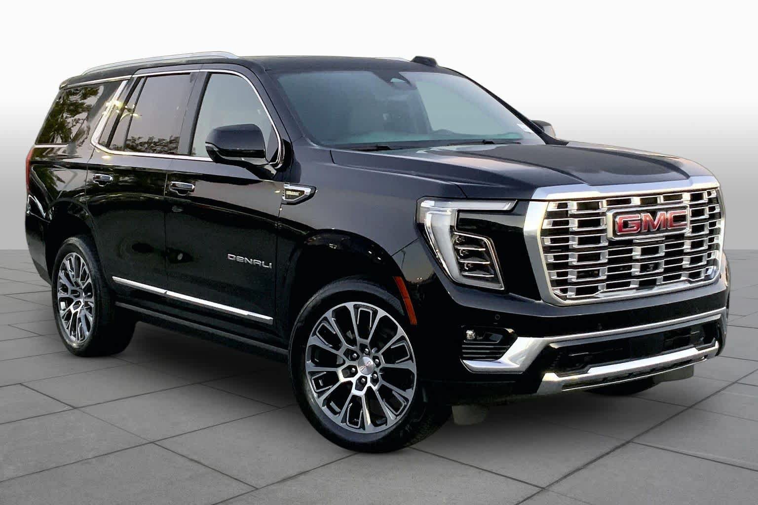 Used 2025 GMC Yukon Denali w/ Denali Reserve Package AWD/4WD image 3