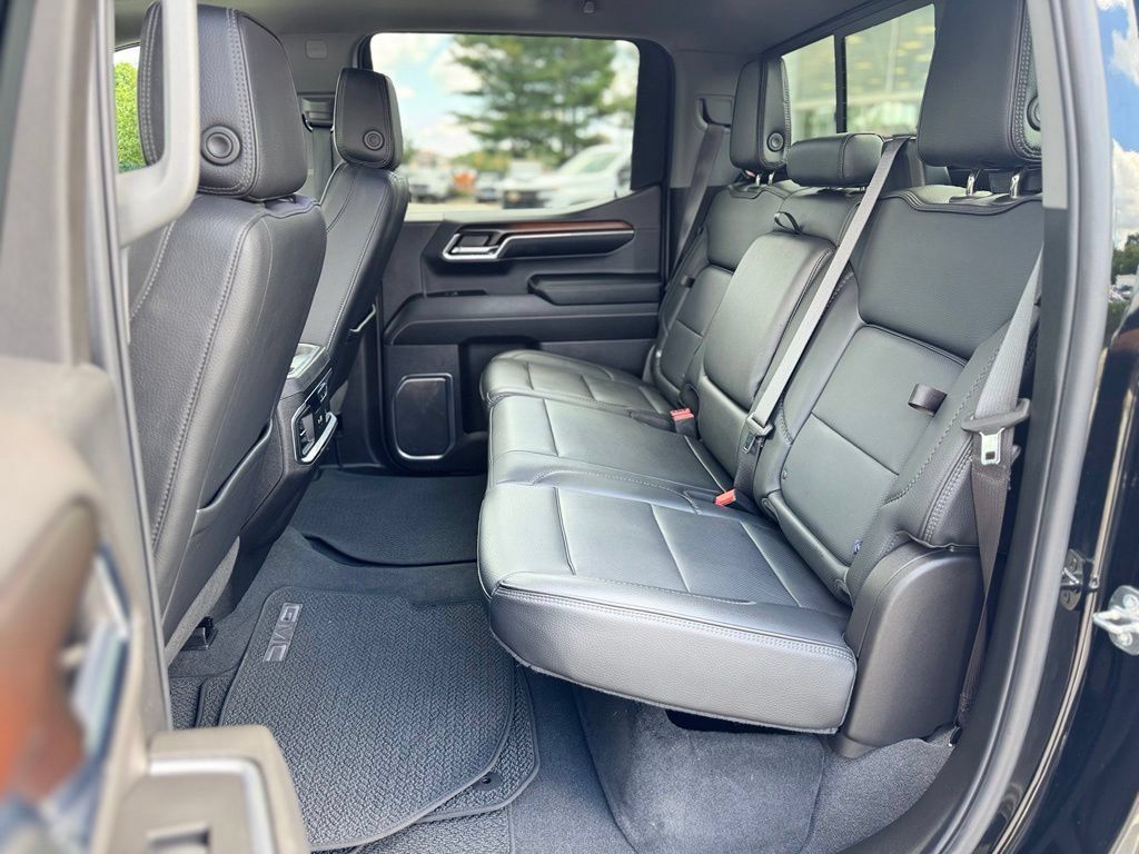 Used 2024 GMC Sierra 1500 Denali AWD/4WD image 25
