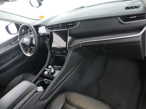 Used 2023 Jeep Grand Cherokee Limited AWD/4WD image 30