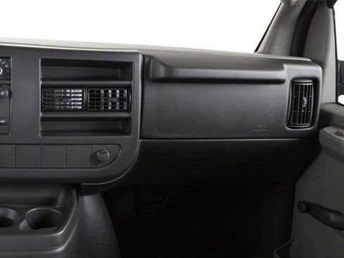 Used 2013 Chevrolet Express 2500 RWD image 17