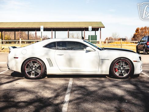 Used 2010 Chevrolet Camaro SS w/ RS Package image 19