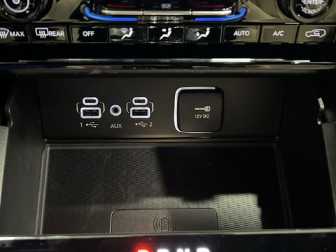 New 2025 Jeep Grand Cherokee Limited w/ Luxury Tech Group II AWD/4WD image 11