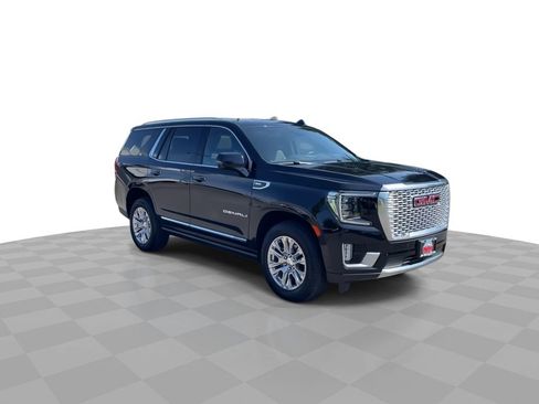 Used 2024 GMC Yukon Denali w/ Advanced Technology Package AWD/4WD image 2