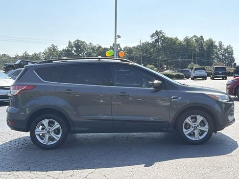 Used 2016 Ford Escape SE w/ Equipment Group 201A FWD image 7