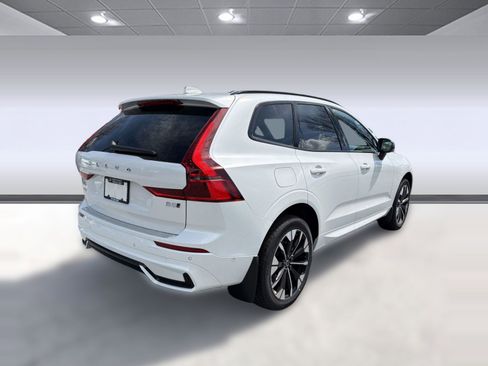 New 2026 Volvo XC60 B5 Plus w/ Climate Package image 9