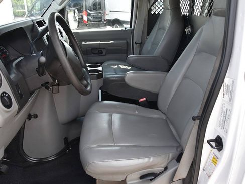 Used 2014 Ford E-250 and Econoline 250 w/ Power Group RWD image 9