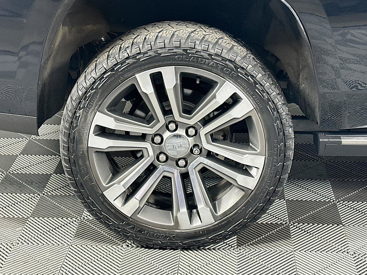 Used 2019 GMC Yukon Denali AWD/4WD image 32