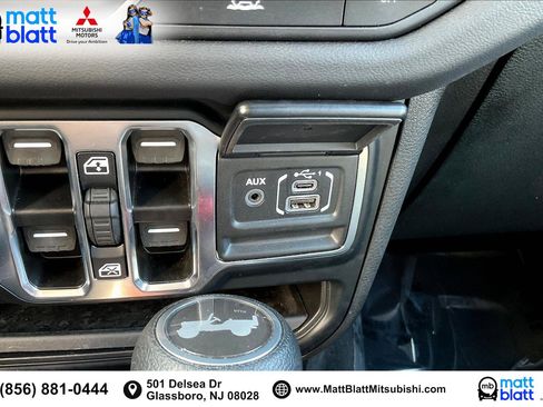 Used 2024 Jeep Wrangler Unlimited Sahara image 33