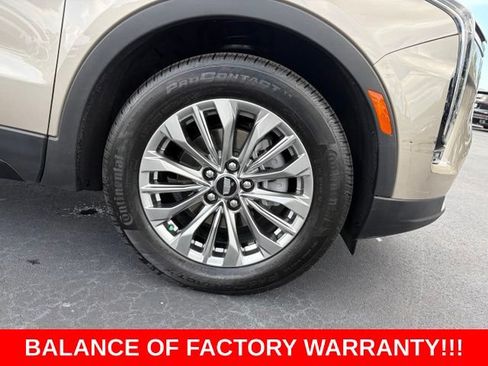 Used 2024 Cadillac XT4 Premium Luxury FWD image 8