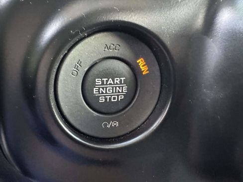 Used 2022 Jeep Gladiator Sport AWD/4WD image 32