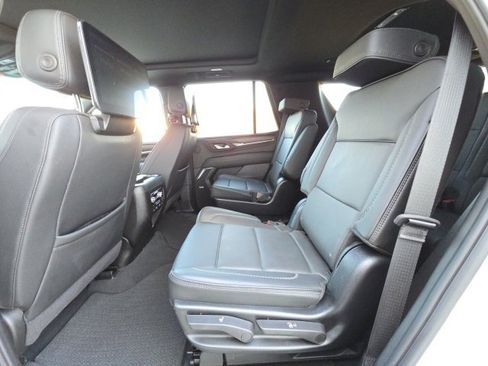 Used 2024 GMC Yukon Denali w/ Denali Reserve Package image 15