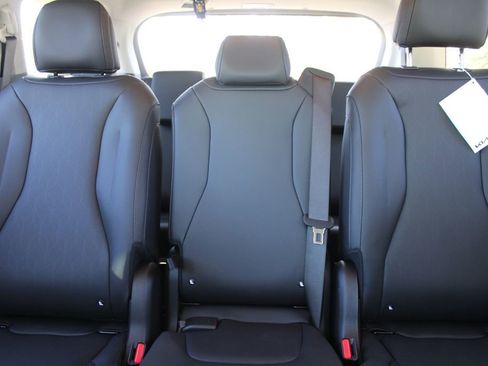 New 2026 Kia Carnival FWD image 59