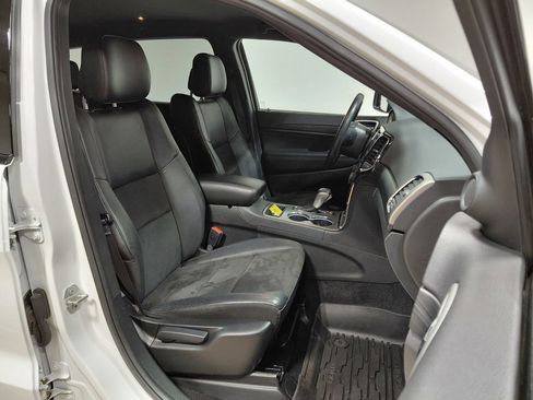 Certified 2021 Jeep Grand Cherokee Laredo X AWD/4WD image 28