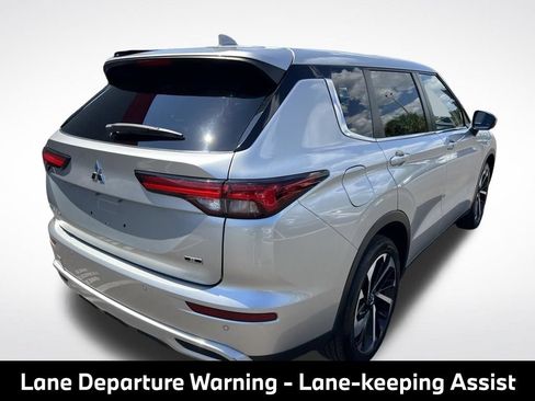 Used 2023 Mitsubishi Outlander SE AWD/4WD image 7
