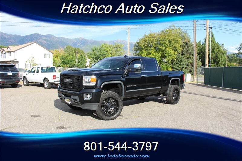 Used 2017 GMC Sierra 2500 Denali w/ Duramax Plus Package AWD/4WD image 1