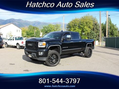 Used 2017 GMC Sierra 2500 Denali w/ Duramax Plus Package AWD/4WD image 1