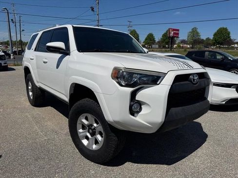 Used 2015 Toyota 4Runner SR5 image 1