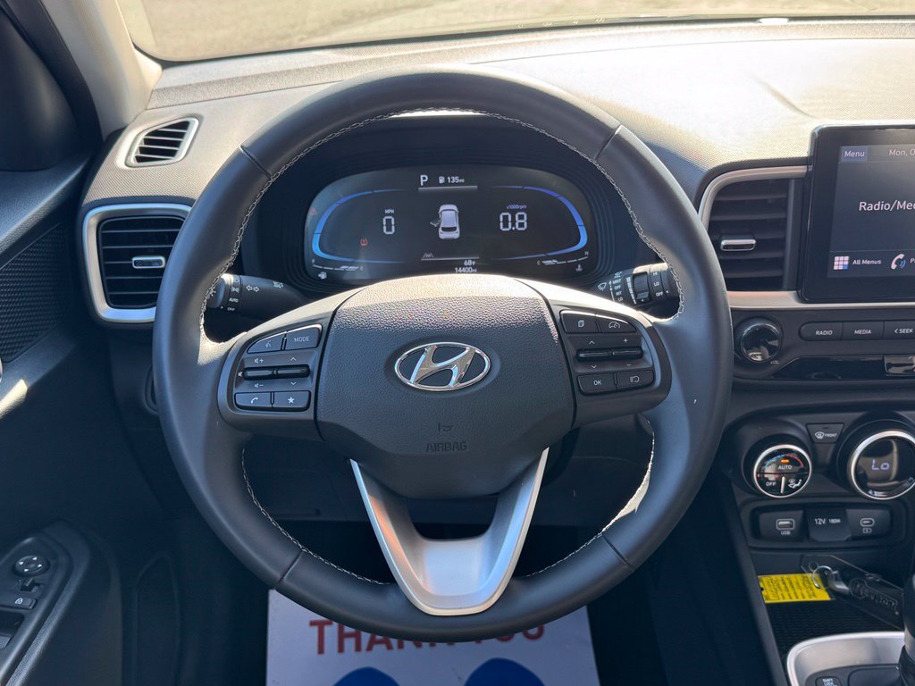 Used 2024 Hyundai Venue SEL FWD image 16