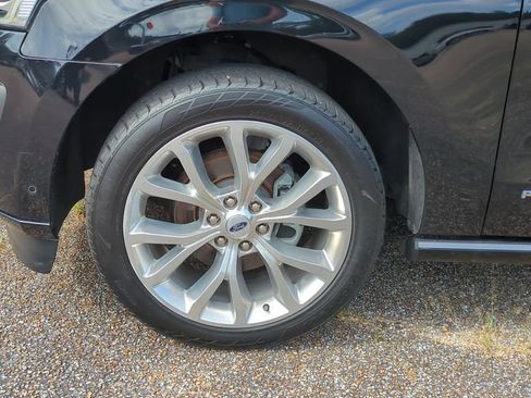 Used 2019 Ford Expedition Platinum RWD image 10