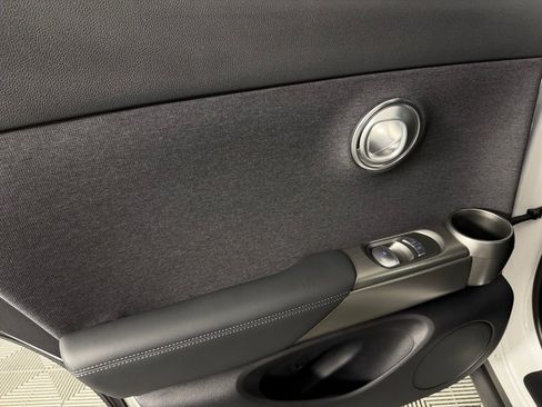 Used 2025 Genesis GV60 RWD image 27