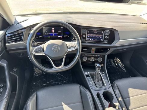Used 2022 Volkswagen Jetta SE image 7