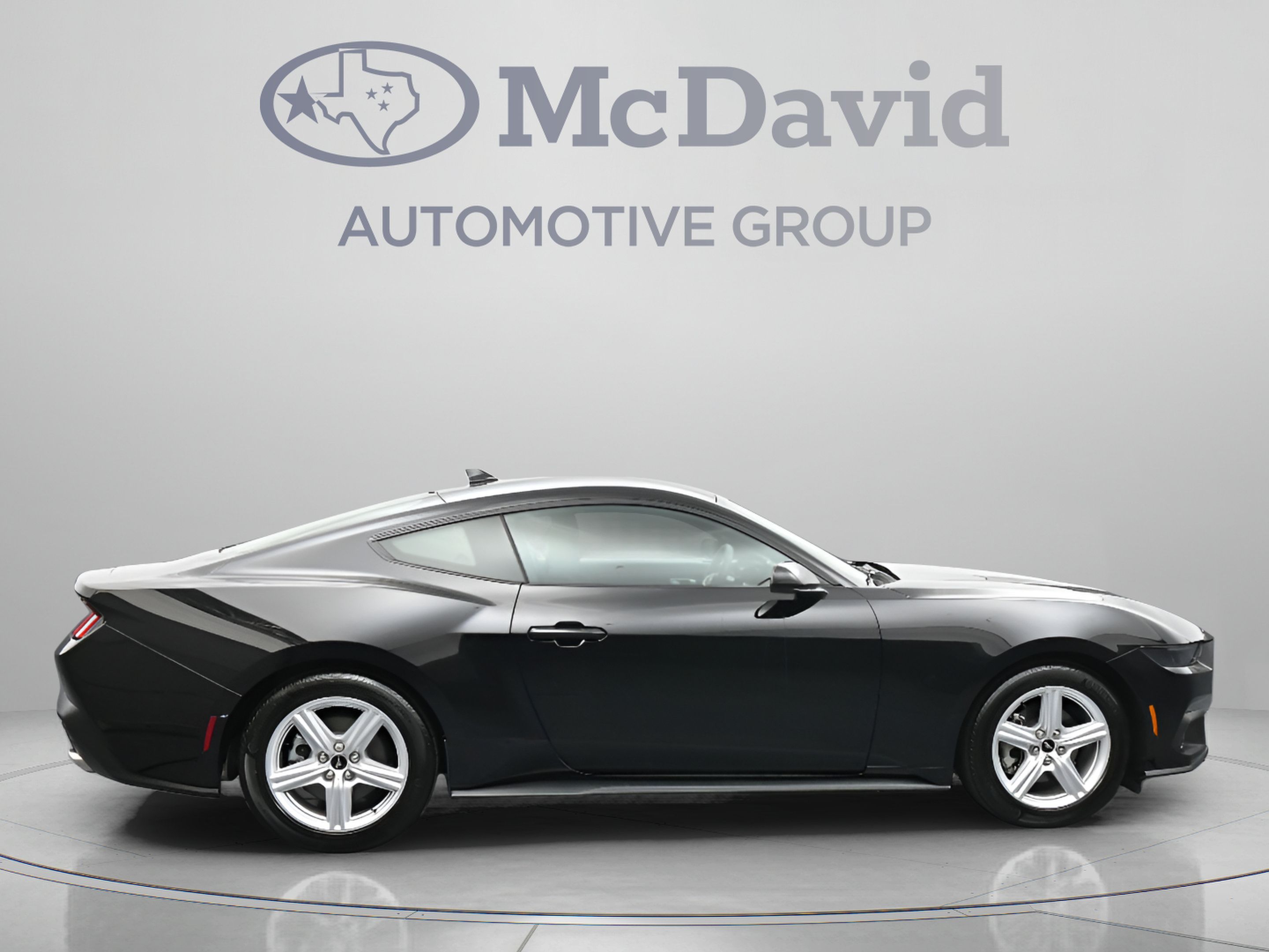 Used 2026 Ford Mustang Coupe RWD image 9