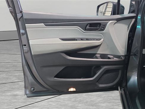 Used 2024 Honda Odyssey EX-L image 12