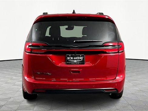 New 2026 Chrysler Pacifica Select w/ S Appearance Package image 5