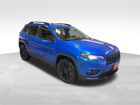 Certified 2023 Jeep Cherokee Altitude Lux AWD/4WD image 3