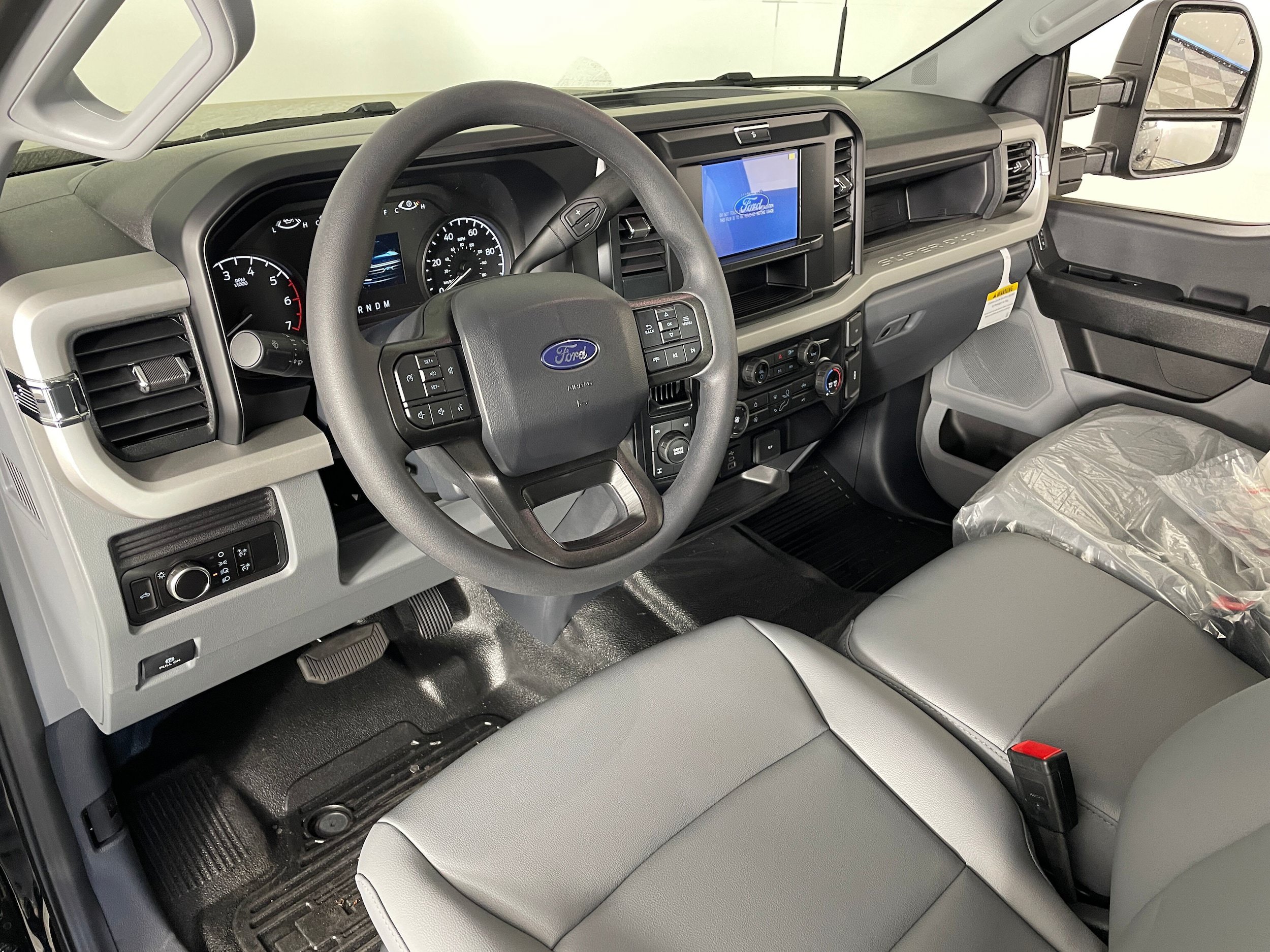 New 2027 Ford F350 XL w/ XL Driver Assist Package AWD/4WD image 3