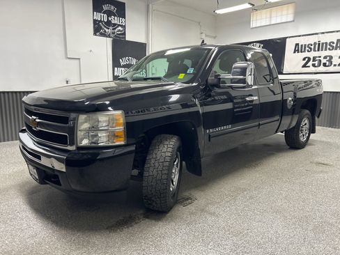 Used 2009 Chevrolet Silverado 1500 W/T AWD/4WD image 3
