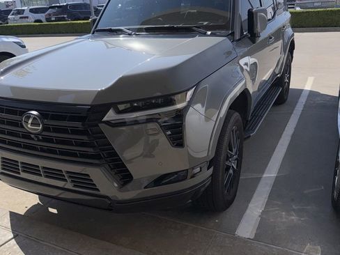 Used 2024 Lexus GX 550 w/ Accessory Package (2T) image 1