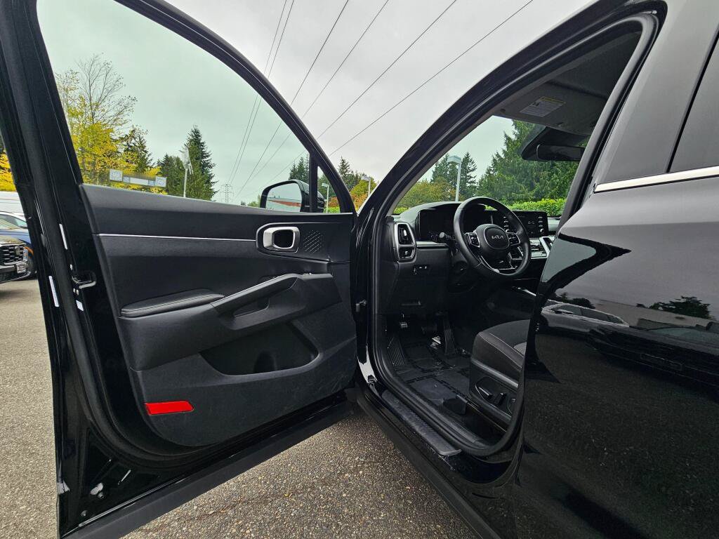 Used 2023 Kia Sorento LX AWD/4WD image 23