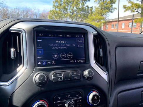 Used 2021 Chevrolet Silverado 1500 LT image 34