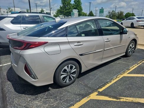 Used 2018 Toyota Prius Prime Advanced FWD image 3