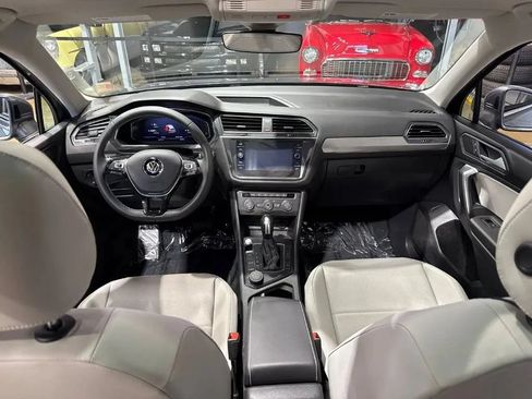 Used 2021 Volkswagen Tiguan SEL AWD/4WD image 15
