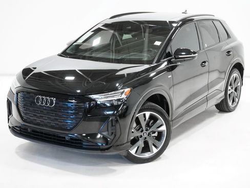 Used 2023 Audi Q4 e-tron Prestige image 2