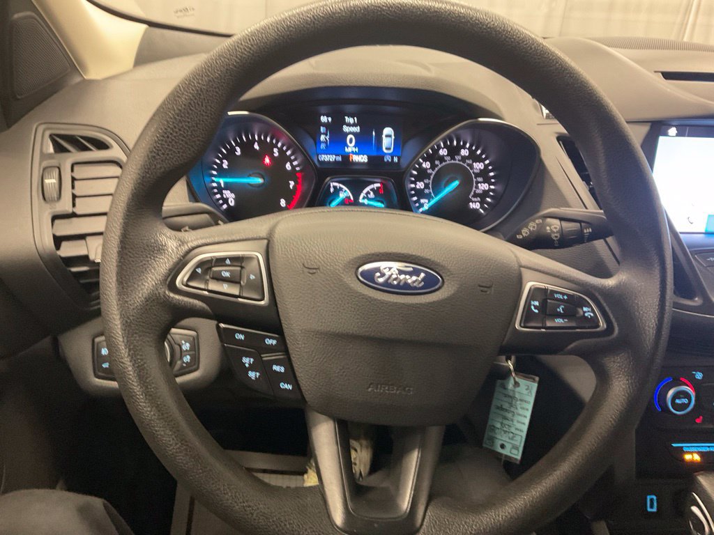Used 2018 Ford Escape SE w/ SE Sync 3 Package AWD/4WD image 4