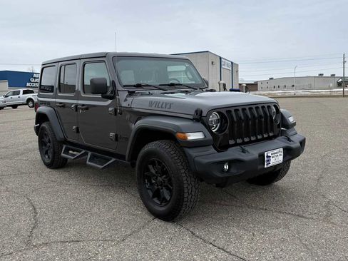 Used 2020 Jeep Wrangler Unlimited Sport AWD/4WD image 2