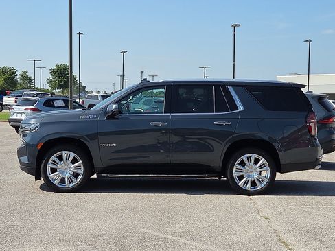 Used 2021 Chevrolet Tahoe High Country AWD/4WD image 3