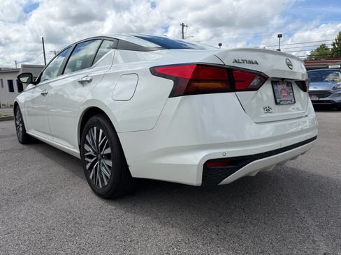 Used 2024 Nissan Altima 2.5 SV FWD image 12