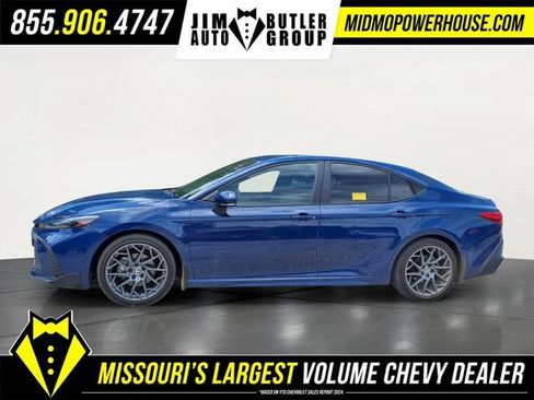 Used 2025 Toyota Camry SE FWD image 18