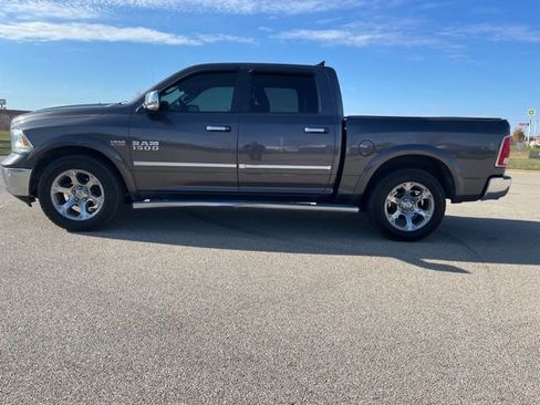 Used 2015 RAM 1500 Laramie w/ Convenience Group image 2