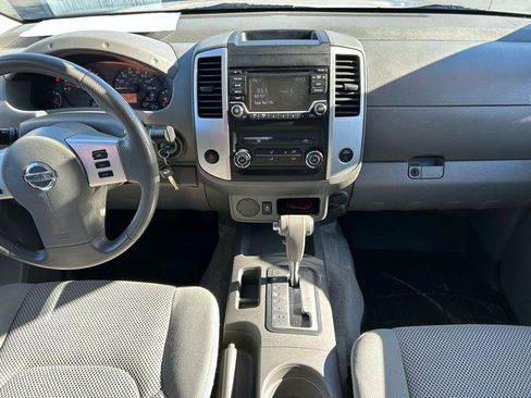Used 2016 Nissan Frontier SV image 12