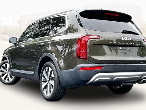 Used 2022 Kia Telluride S FWD image 4