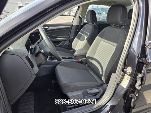 Certified 2025 Volkswagen Jetta S image 9