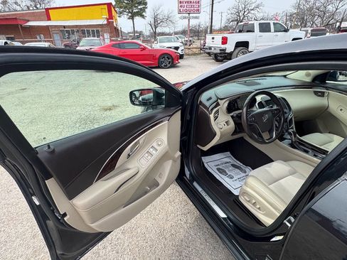 Used 2014 Buick LaCrosse image 8