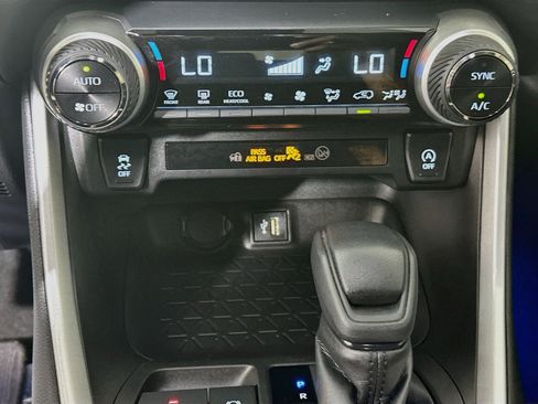 Used 2023 Toyota RAV4 XLE w/ Convenience Package FWD image 23
