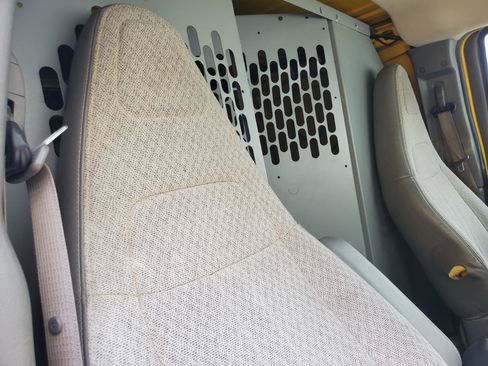 Used 2021 Chevrolet Express 2500 RWD image 36