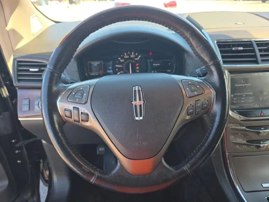Used 2015 Lincoln MKX AWD w/ Equipment Group 102A image 11